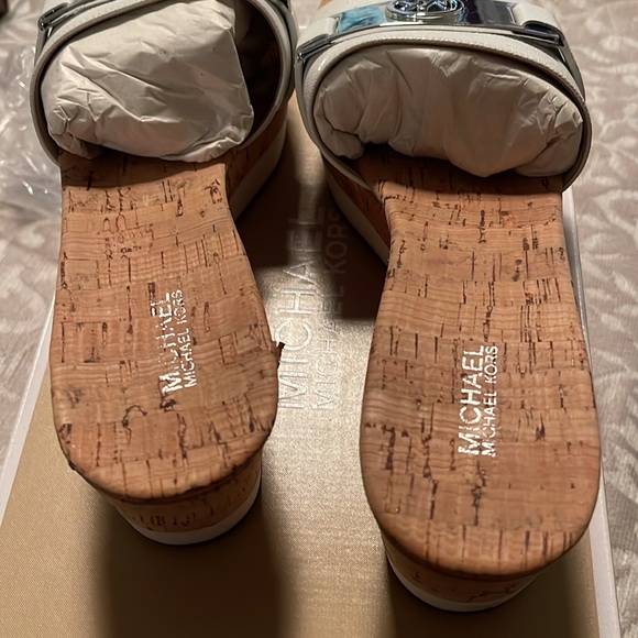 SZ 8 brand new Michael Kors wedges !!! - Picture 3 of 4